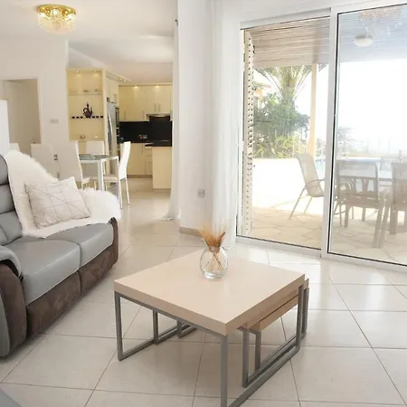 Sea View 3 Bedroom In Central Tala