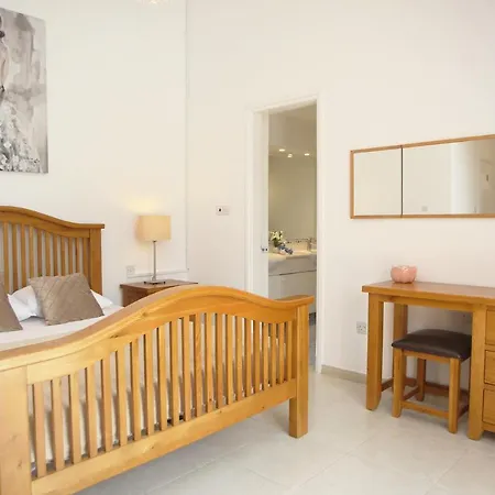 Sea View 3 Bedroom In Central * Tala