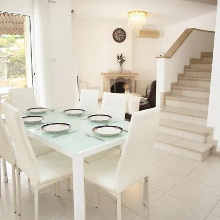 Villa Sea View 3 Bedroom In Central *