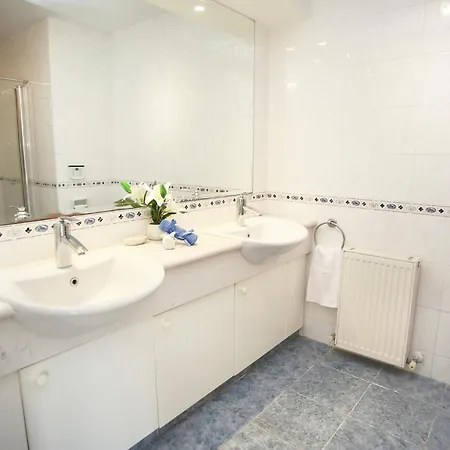 Villa Sea View 3 Bedroom In Central *